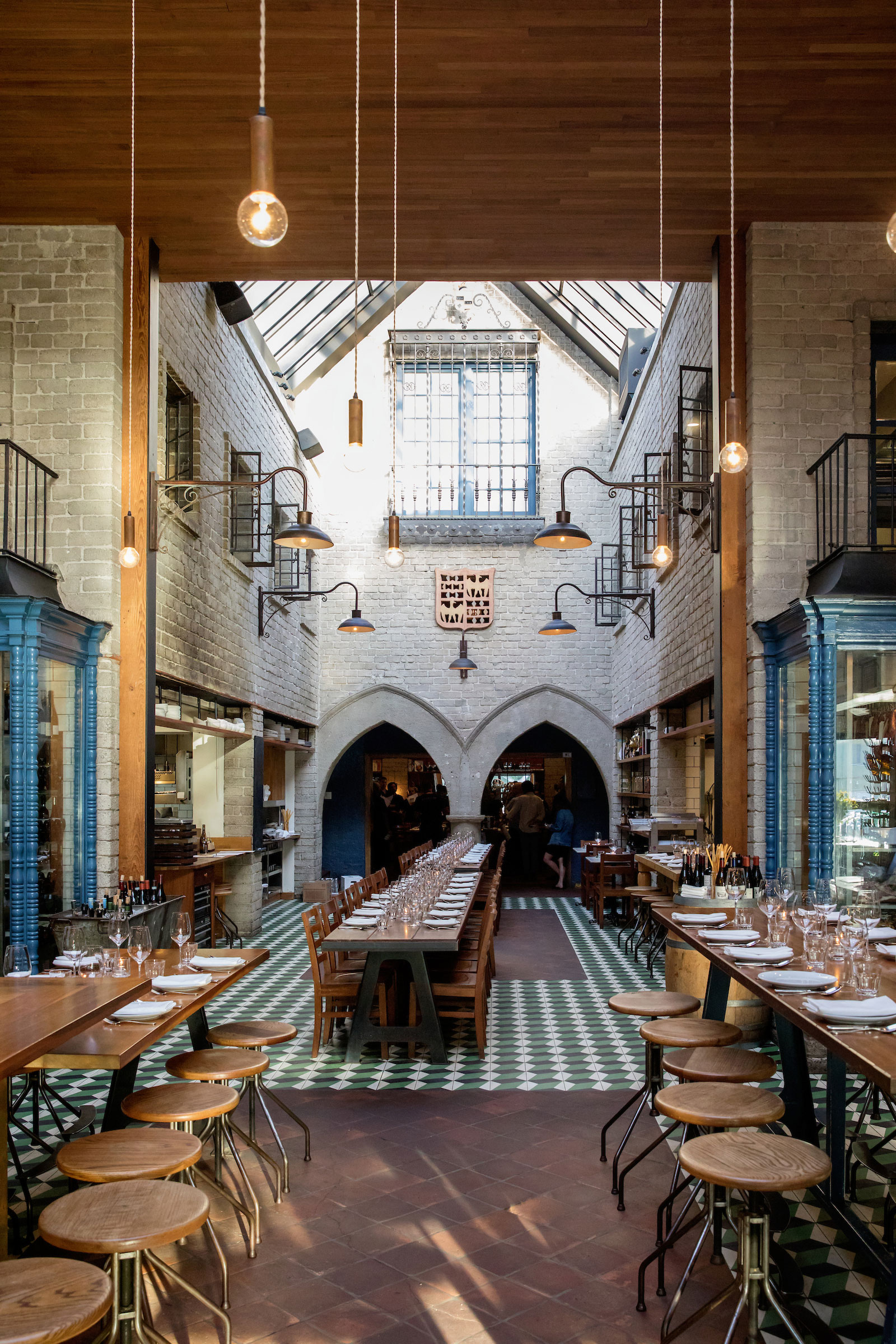 republique-cafe-dining-room-daytime republique-cafe-dining-room-daytime