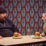 republique-elijah-wood-tries-burger-the-burger-show